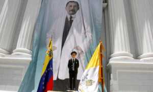Maduro asegura que el Vaticano aprobó canonización de José Gregorio Hernández