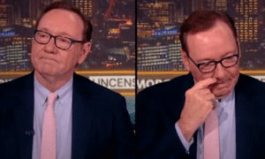 Kevin Spacey rompe a llorar al confesar que están embargando su casa