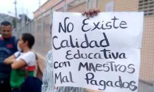 Maestros exigen retomar negociación de la convención colectiva