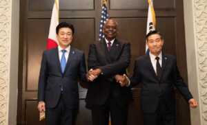 EE. UU., Japón y Corea del Sur condenan el pacto entre Putin y Kim Jong-un