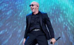 Pitbull lanza nuevo sencillo 2 The Moon junto con Ne-Yo y Afrojack