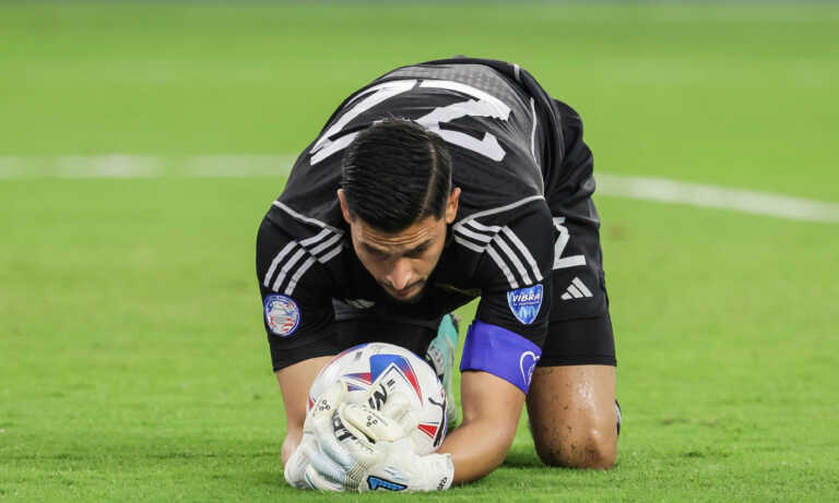 Rafael Romo es el héroe de Venezuela tras vivir una pesadilla en la MLS