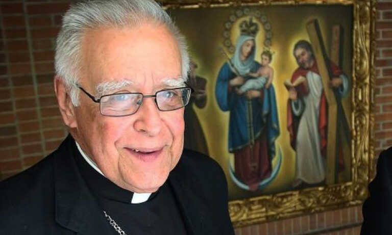 Sepelio de monseñor Roberto Lückert será este martes en la parroquia La Asunción