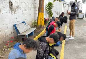 Tres venezolanos integrarían grupo extorsivo que amenazaba en mercado de Quito