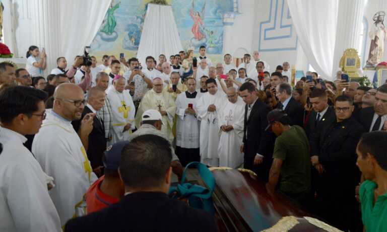 Sepultan a monseñor Lückert en el templo Nuestra Señora de La Asunción