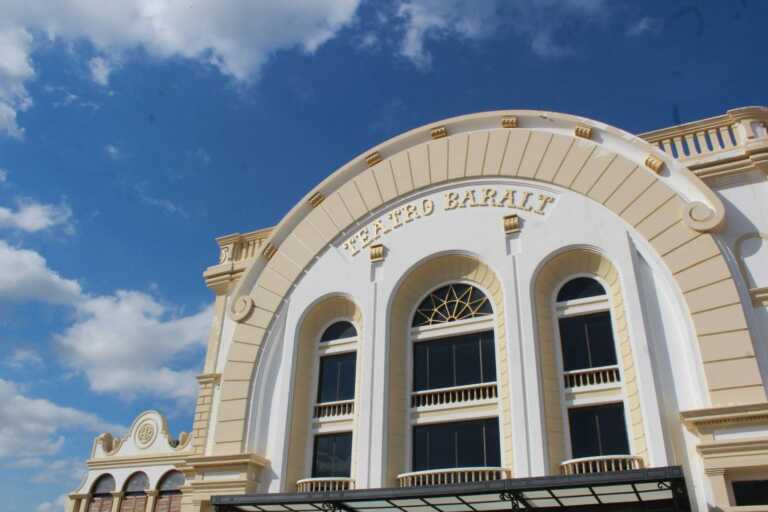 Inauguran la exposición colectiva Frida Kahlo en el Zulia en el Teatro Baralt