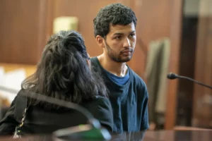 Venezolano con 18 arrestos ataca a mordiscos a 3 policías en Nueva York
