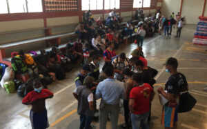 México aclara que migrantes desalojados de campamentos aceptan irse a albergues