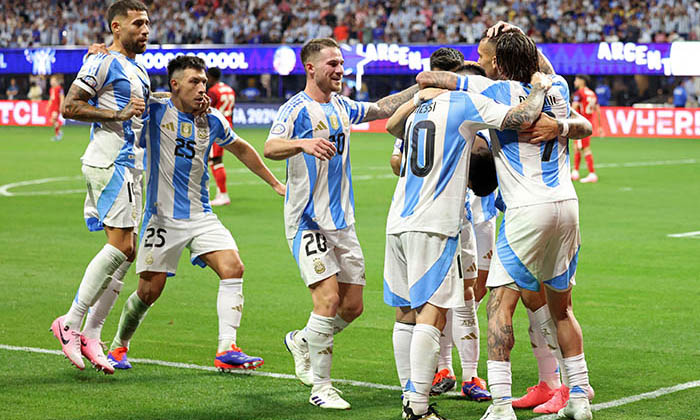 Argentina derrota 2-0 a Canadá en el debut de la Copa América