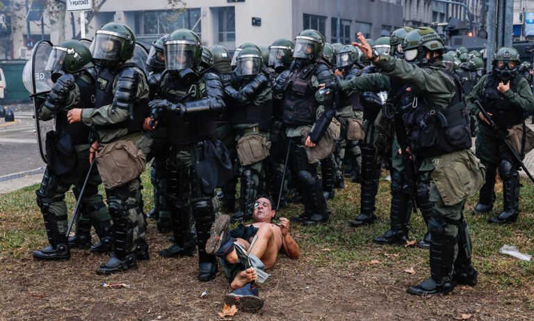 Violentas protestas en Argentina mientras Senado debate ley estrella de Milei