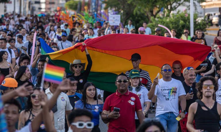 Conmemoran el Día del Orgullo LGTBI llamando a la igualdad y la no discriminación en el país