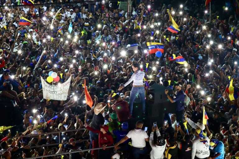 Machado termina gira en Mérida pidiendo defender el voto “de la corrupción y la trampa”