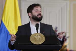Boric afirma “no tener dudas” en que el gobierno de Maduro “trató de cometer fraude”