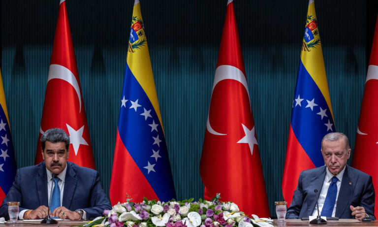 Venezuela y Turquía firman acuerdos para impulsar petroquímica, gas y minería