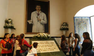 Arquidiócesis de Caracas desmiente firma de Canonización de José Gregorio Hernández