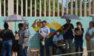Rectora Nogal recuerda prohibición de publicar encuestas o resultados