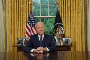 Biden renuncia a la reelección y pide el voto para Kamala Harris