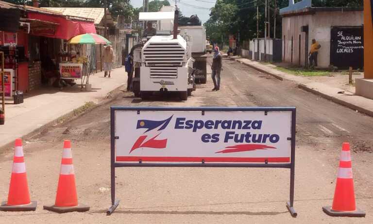 Gobernación inicia trabajos de asfaltado en el municipio Jesús Enrique Lossada