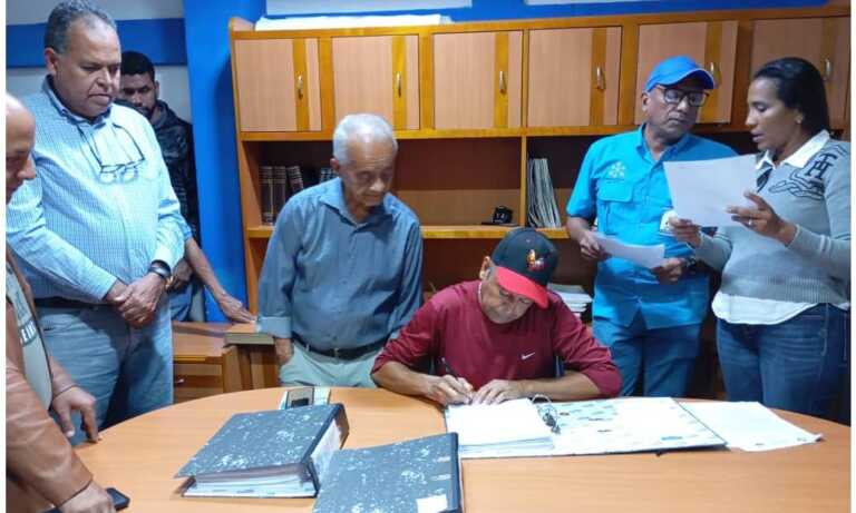 Concejal chavista toma alcaldía en Guárico tras destitución de alcalde opositor