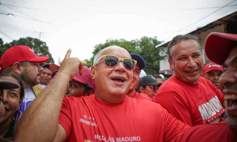 Cabello asegura que el oficialismo se mantendrá en centros de votación para cuidar el voto