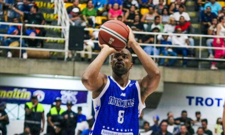 David Cubillán alcanza los 800 triples en el baloncesto venezolano