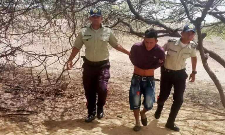 Detienen a hombre en Guajira por agredir a sus padres y hermanos