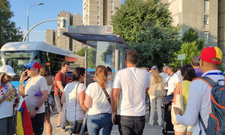 Venezolanos votan temprano en Madrid porque “los nervios” no los dejan dormir