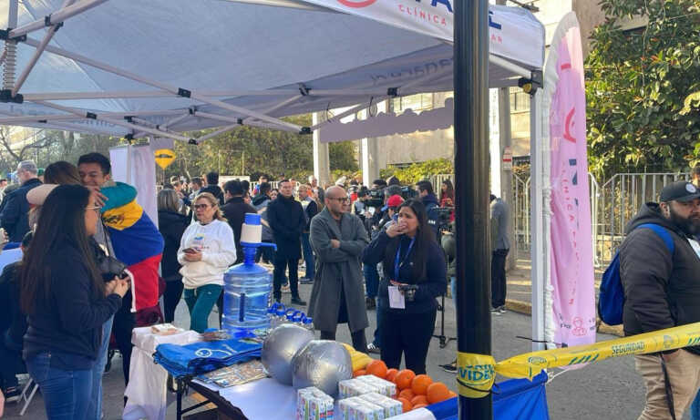 Venezolanos votan en las embajadas de Argentina y Chile