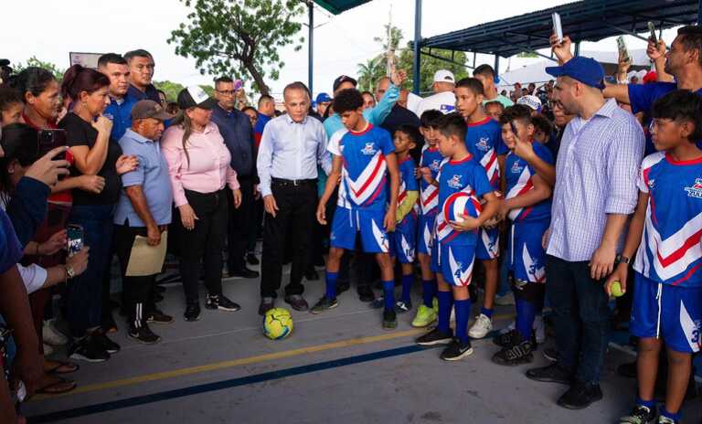 Gobernador inaugura espacios deportivos y culturales en Maracaibo, Mara y Baralt