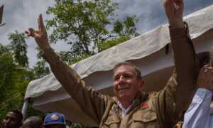 González Urrutia promete desde Bolívar combatir la “minería ilegal”