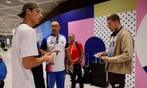 Nadadores venezolanos ya están en París