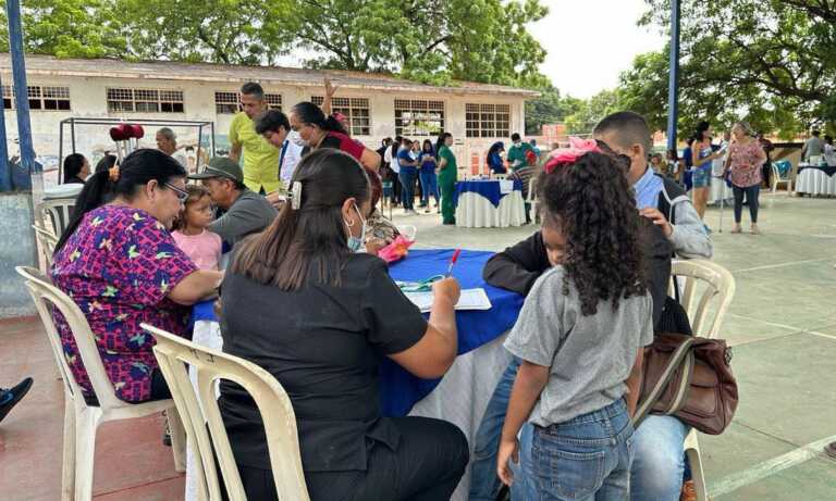 Más de 2.200 familias se atienden en jornadas médicas odontológicas