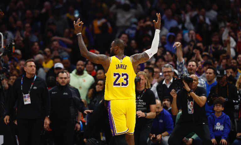 LeBron James acuerda renovación con los Lakers por 2 años y $ 104 millones