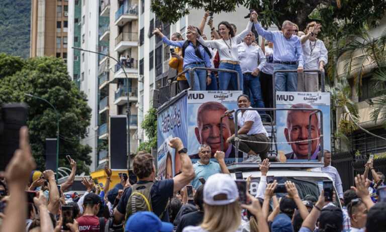 Machado y González Urrutia encabezan concentración por “fraude” electoral en Caracas