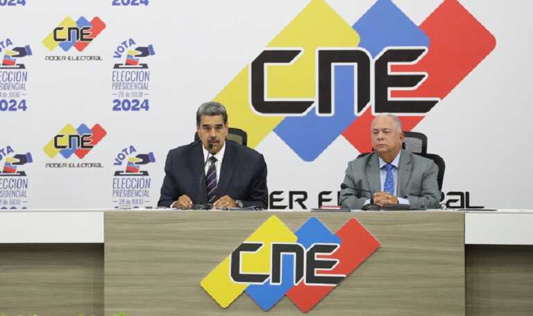 Maduro denuncia tras su proclamación por el CNE un nuevo intento de golpe de Estado
