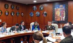 Padrino López se reúne con delegación del Centro Carter