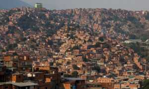 Reportan cacerolazos en varias zonas de Caracas, incluida Petare