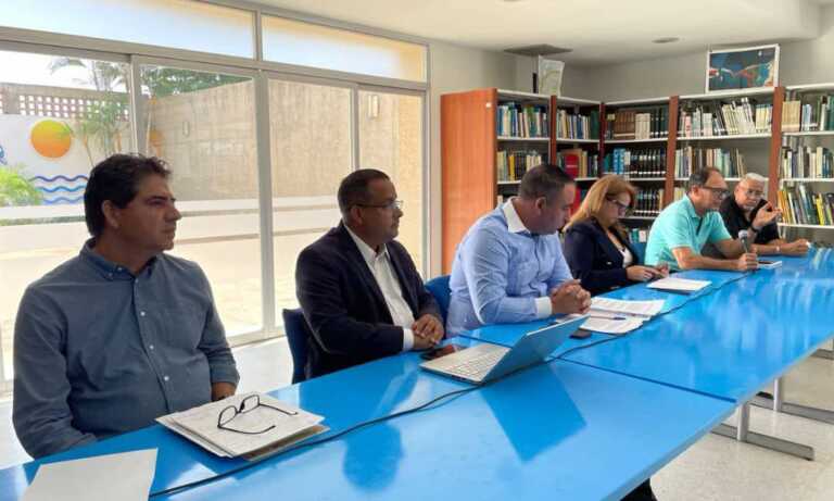 Gobernación participa en conversatorio sobre importancia de los árboles no nativos