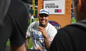 Salvador Pérez es el ganador del Premio Roberto Clemente