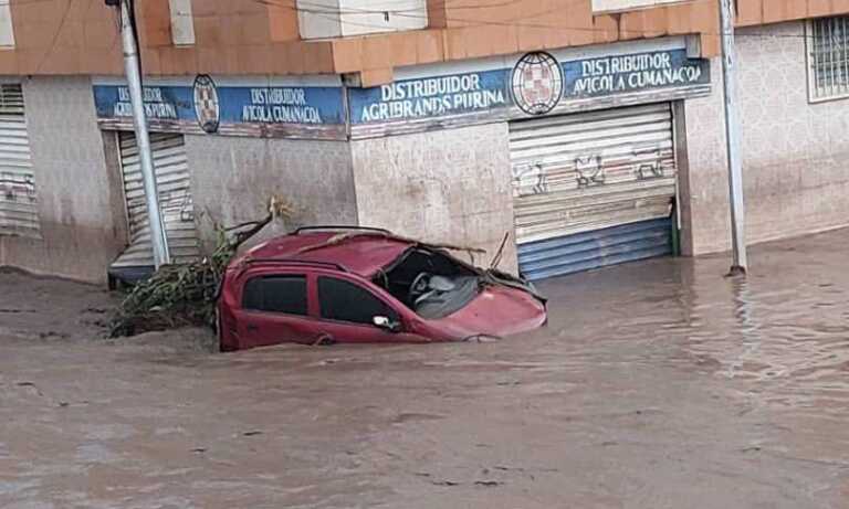 Un muerto dejan inundaciones en el estado Sucre por coletazos del huracán Beryl