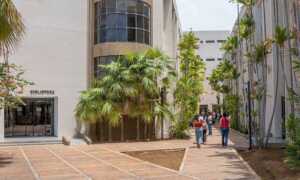 Estudiantes de la URU denuncian ser “extorsionados” por funcionarios