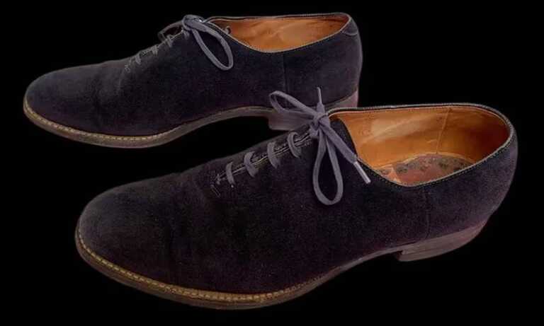 Subastan zapatos de Elvis Presley por 152 mil dólares