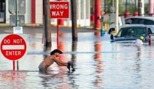 Paso de la tormenta tropical Beryl deja 4 muertos en Texas y un apagón masivo