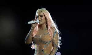 Karol G; Maluma, Juanes y Carlos Vives muestran su apoyo a una Venezuela “libre”