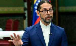 Ministro Freddy Ñáñez dice que espacio aéreo venezolano no está cerrado