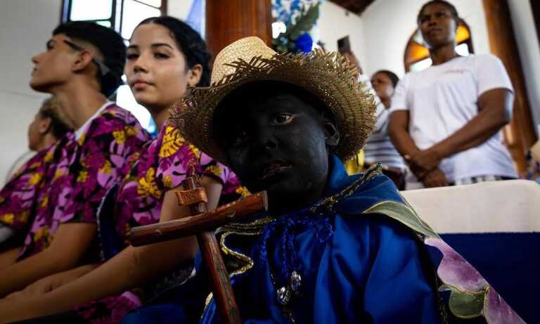 En Bobures bailan por los 500 años de San Benito de Palermo