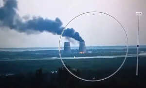 Zelenski denuncia que Rusia inició un incendio en planta nuclear de Zaporiya