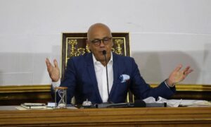 Jorge Rodríguez critica que Centro Carter no pidiera un peritaje electoral