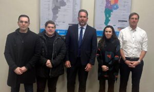 Piden al Gobierno argentino flexibilizar trámites migratorios ante cierre de embajada