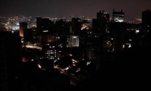 Opositores descartan sabotaje y culpan al gobierno de Maduro del apagón nacional